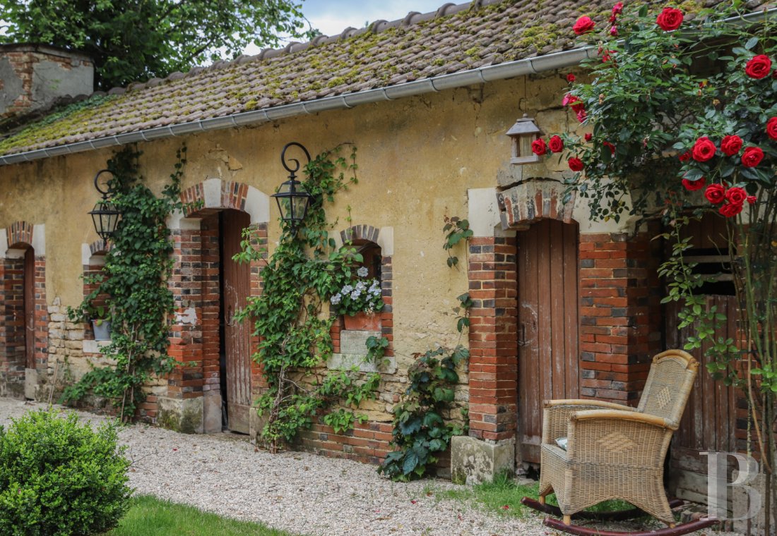 Dans l’Yonne, au sud d’Auxerre, un manoir du 19e siècle à l’orée d’un village - photo  n°38